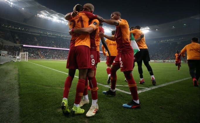 Bursaspor Kampta O Filmi Izledi, Galatasaray Nakavt Etti