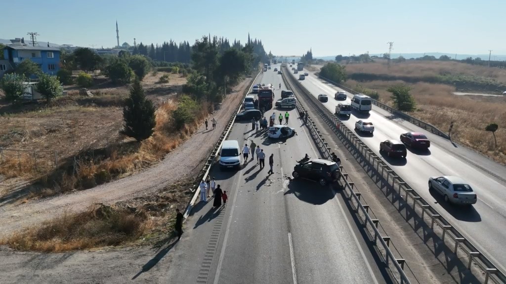 tirdan-dokulen-mazot-ortaligi-savas-alanina-cevirdi-10-arac-birbirine-girdi