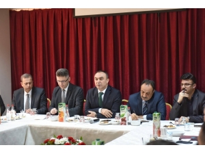 Vali Soytürk Eğitimciler İle Bir Araya Geldi