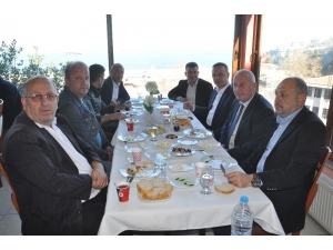 Ak Parti Adayı Alan, Servis Şoförlerinden Destek İstedi