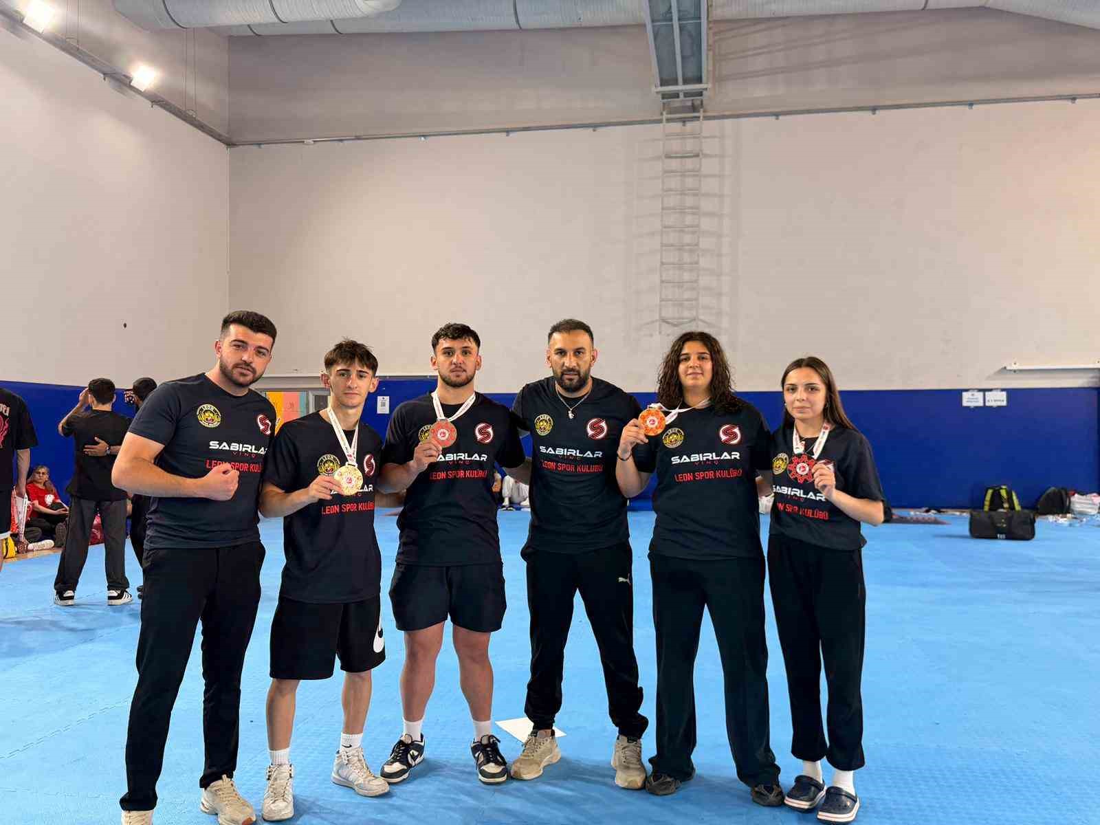 sampiyonadan-dereceden-donen-kastamonulu-4-sporcu-milli-takim-formasi-giyecek
