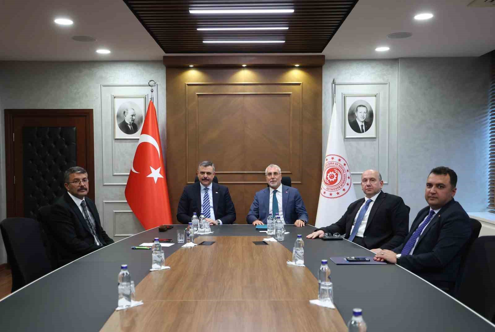 bakan-isikhan-icisileri-bakani-ciftci-ile-bir-araya-geldi
