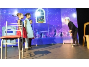 Havranlı Öğrenciler Tiyatro İle Tanıştı