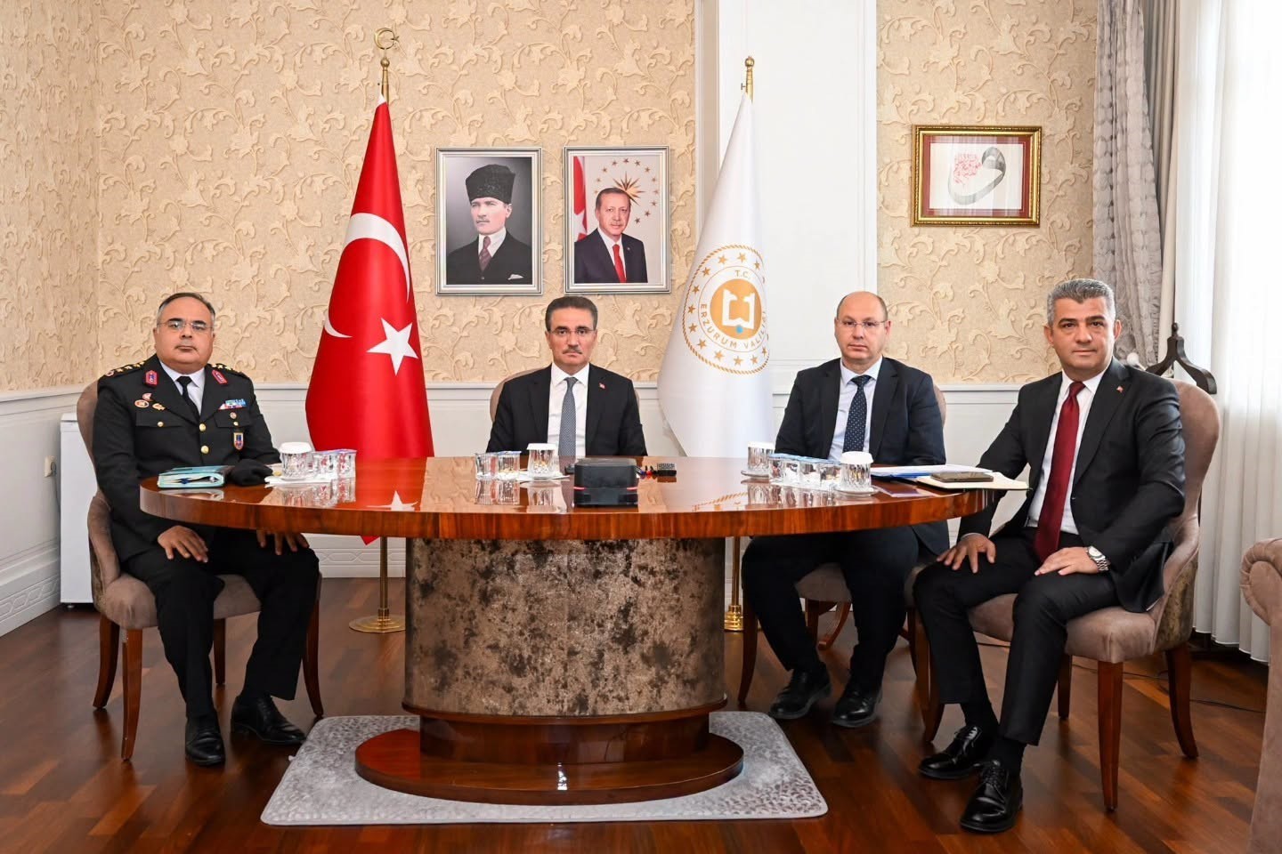 vali-aydin-barus-bakanlar-ciftci-ve-tekin-ile-okul-guvenligi-toplantisina-katildi