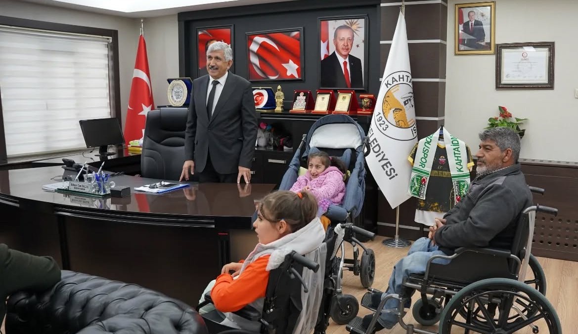 baskan-hallac-engelli-kardeslerimizin-her-zaman-yanindayiz