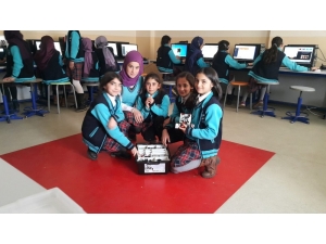 Stem Ve Robotik Kodlama Eğitimi Alan Öğretmenler, Öğrencilere Aktarıyor