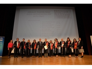 Başarılı Akademisyenler Ödüllendirildi