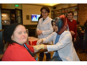 Down Sendromlulara Ücretsiz Checkup