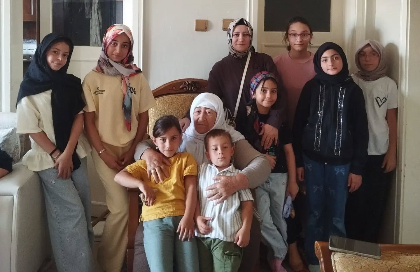 yaz-kur-an-kursu-ogrencilerinden-yaslilara-ziyaret