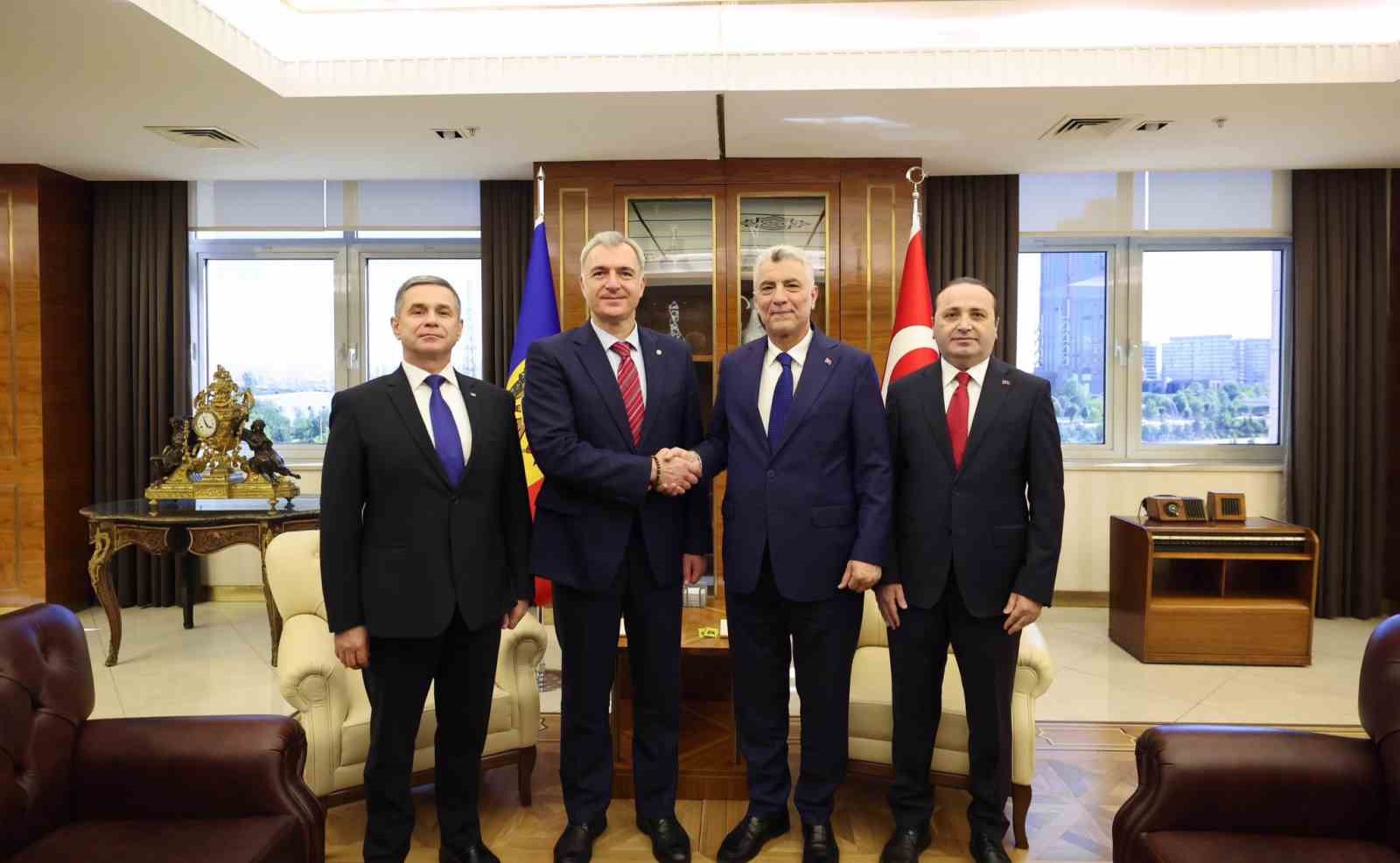 bakan-bolat-moldova-basbakan-yardimcisi-osmochescu-yu-agirladi-ikili-ticaret-ve-savunma-sanayi-gorusuldu