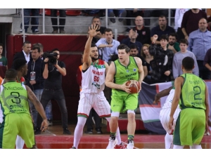 Fıba Avrupa Kupası: Pınar Karşıyaka: 68 - Dinamo Sassari: 87