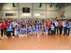 Voleybol 2. Lig Bayanlar Final Müsabakaları Sona Erdi
