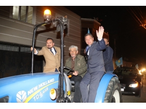 Özdemir Yeşilköy’de Başkan Gibi Karşılandı