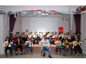 Aşık Veysel’in İzinden Gidiyorlar