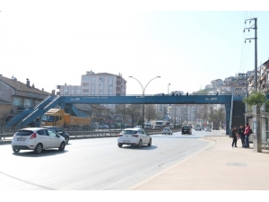 Çetin Emeç Üst Geçidi Yenileniyor