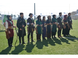 Şehitleri Anma Ve Geleneksel Türk Okçuluk Yarışması Düzenlendi