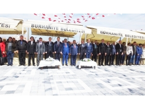 Burhaniye’de Melih Pabuççuoğlu Bulvarı Rekreasyon Alanı Hizmete Girdi.