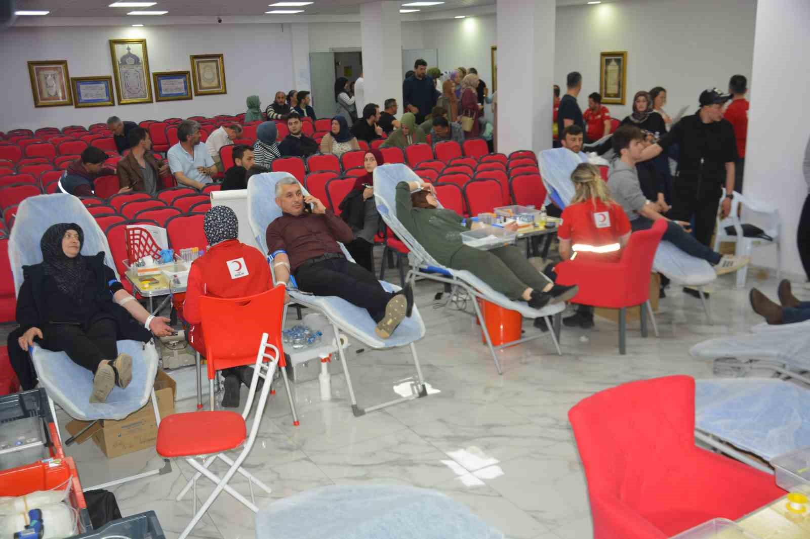 ordu-da-ogrenciler-127-unite-kan-topladi