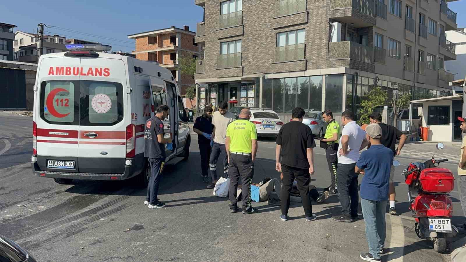 otomobil-ile-carpisan-motosikletteki-2-kisi-yaralandi