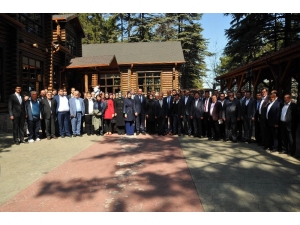 Akşehir’de Ak Parti Milletvekillerinden Destek Turu