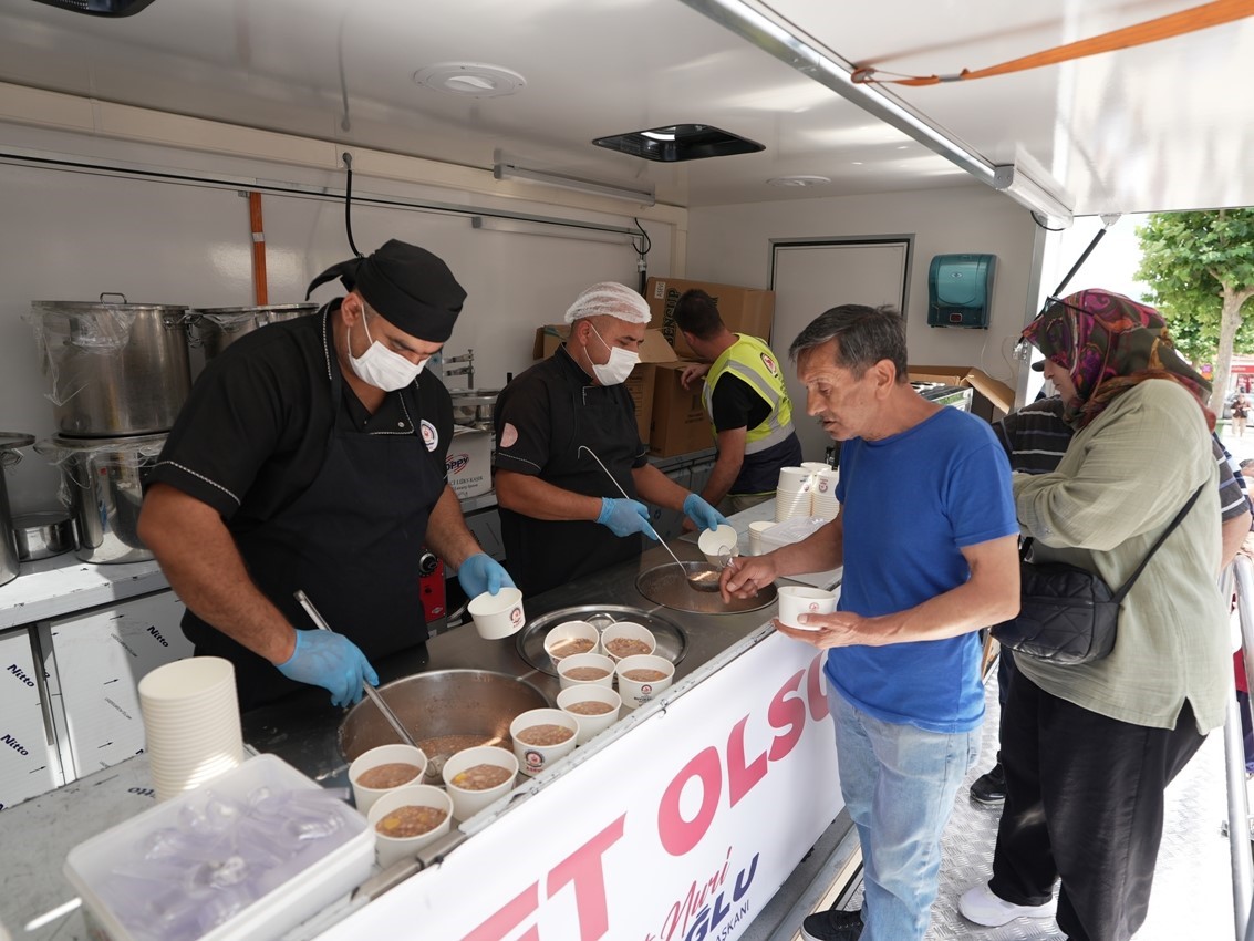 denizli-buyuksehirden-3-noktada-10-bin-kisilik-asure-hayri