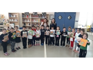 Gkv’li Minik Kitap Kurtları Kütüphanede