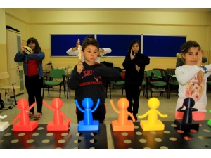 Dans Ederek Matematik Öğreniyorlar