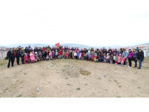 Minik Eller Fidanları Toprakla Buluşturdu