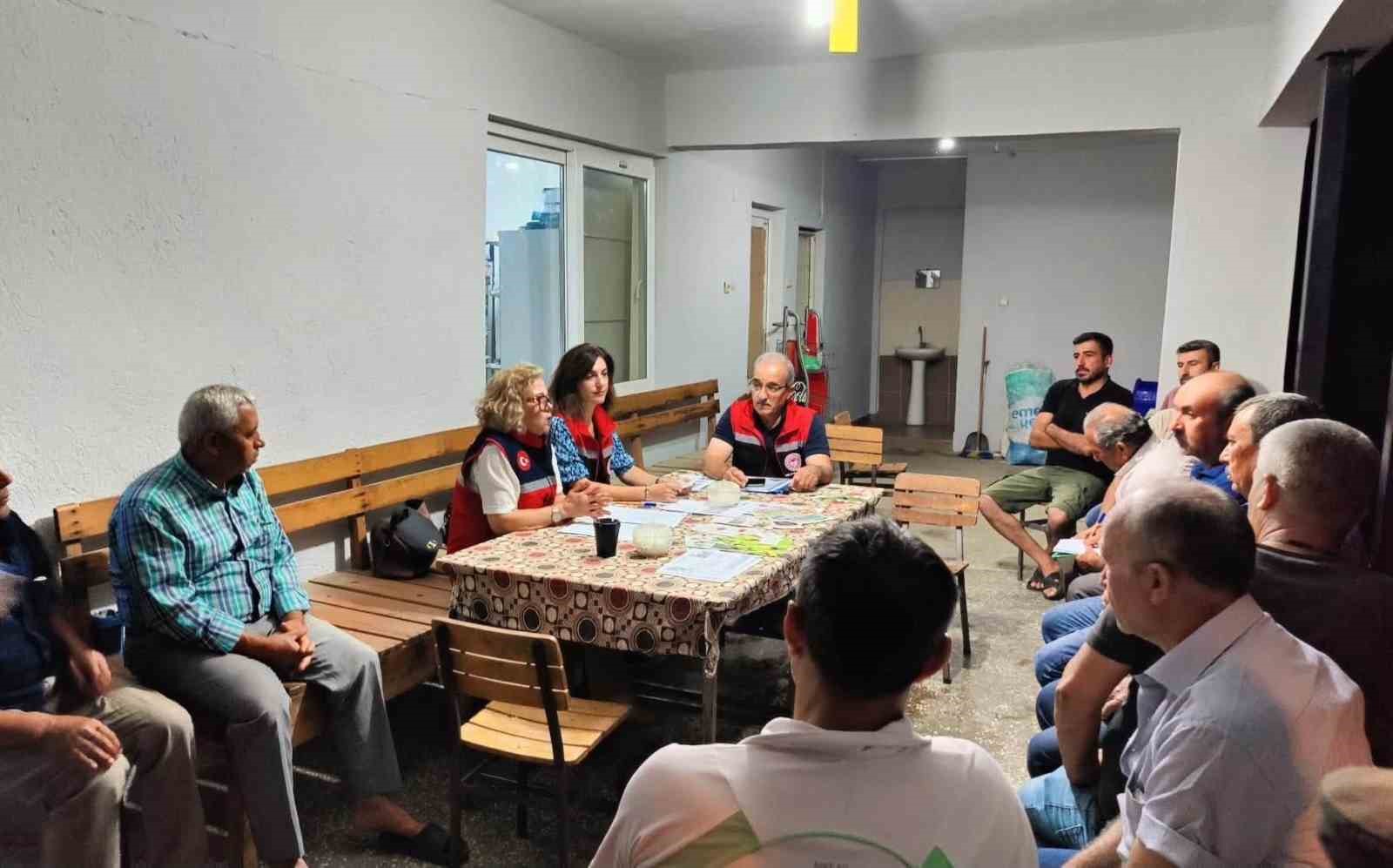 nazilli-de-incirde-kaliteli-uretim-icin-ureticiler-bilgilendirildi