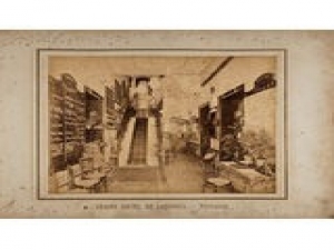 Ziyaretçileri Pera’da Zaman Yolculuğuna Çıkaran ‘Aralıktan Bakmak’ Adlı Sergi Açıldı