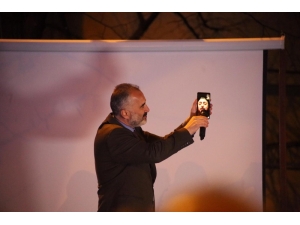 Başkan Adayı Mahalle Mitingine Canlı Yayınla Bağlandı