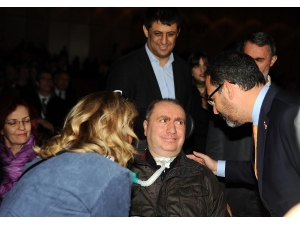 Bakan Kasapoğlu: “Gönüllülük Toplumsal Dayanışmanın Temel Direğidir”