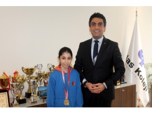 İhlas Koleji Öğrencisi Elif Kömürcü Judoda İstanbul Şampiyonu