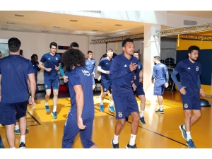 Fenerbahçe Salonda Çalıştı