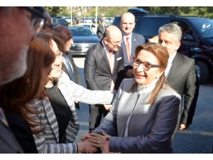 Bakan Pekcan, Bursa’da Sanayici Ve İş Adamlarıyla Bir Araya Geldi