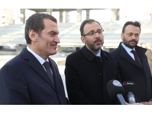 Bakan Kasapoğlu İstanbul’un En Büyük Buz Pisti İçin Tarih Verdi