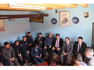 Kaymakamlardan Şehit Ailesine Ziyaret