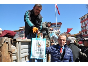 Simav’da Vatandaşlara 2 Bin 500 Adet Fidan Dağıtıldı