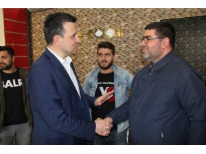 Vekil Esgin: “Delikanlıca Kiminle Yol Yürüdüğünüzü Millete Deklare Edin”