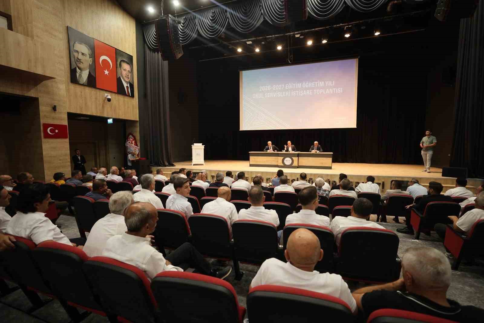 nigde-de-okul-servis-soforleri-ile-istisare-toplantisi