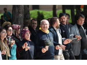 Ödüllü Bahçe Milletin Hizmetinde