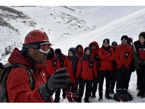 Zigana Dağı’nda Çığ Tatbikatı