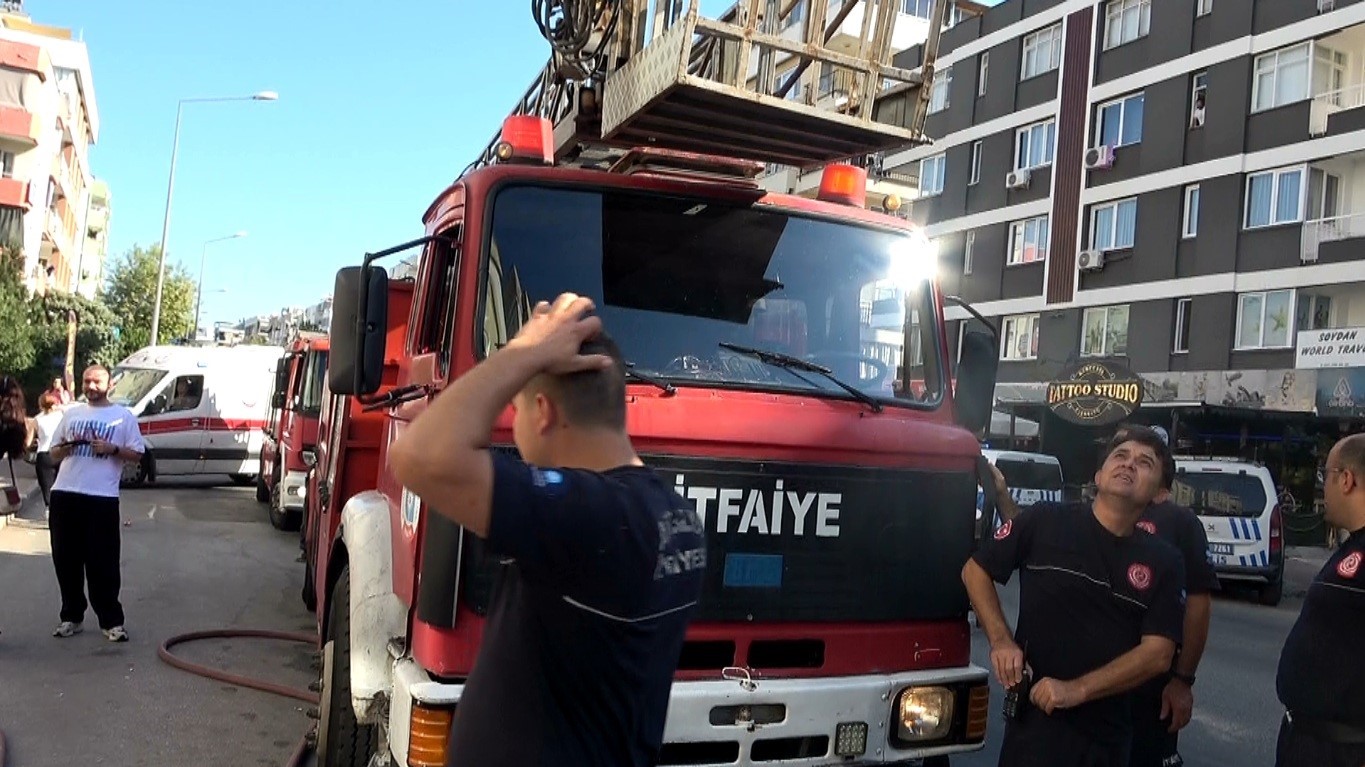 antalya-da-evin-mutfaginda-cikan-yanginda-evde-bulunan-3-kisi-dumandan-etkilendi