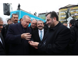 Mhp’li Başkan, Cumhurbaşkanı’nın Tespihine Gözü Gibi Bakıyor