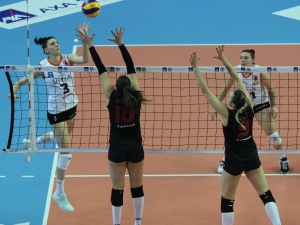 Axa Sigorta Kupa Volley’de İlk Finalist Eczacıbaşı Vitra