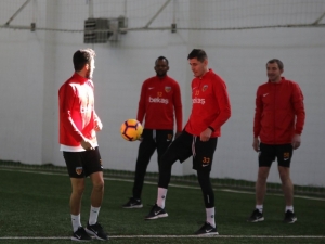 Hikmet Karaman: “Sivasspor Maçına Kadar Hem Fiziksel Hem De Taktiksel Anlamda Hazırlıklı Bir Takım Çıkaracağız”