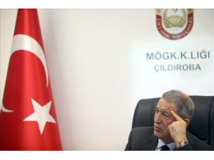 Bakan Akar Ve Komutanlar Sınırın Sıfır Noktasında İncelemelerde Bulundu