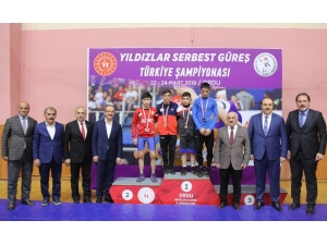 Yıldızlar Serbest Güreş Şampiyonası Başladı