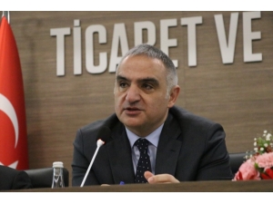 Bakan Ersoy’dan Turizm Özeleştirisi: “Turist Sayısı Konusunda Olması Gereken Yerin Çok Aşağısındasınız”