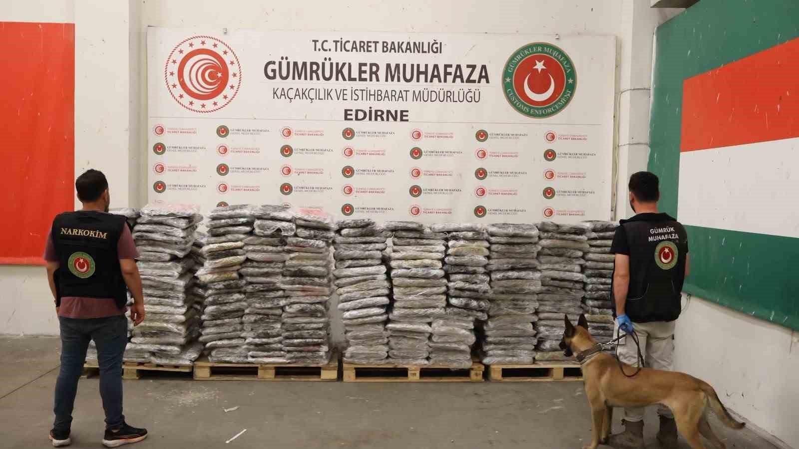 kapikule-de-1-milyar-37-milyon-lira-degerinde-uyusturucu-madde-ele-gecirildi